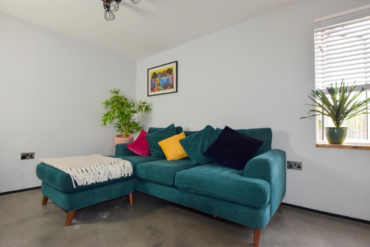 Modern With Parking Apartment Woodstock